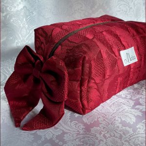 trousse scandaleuse à nœud